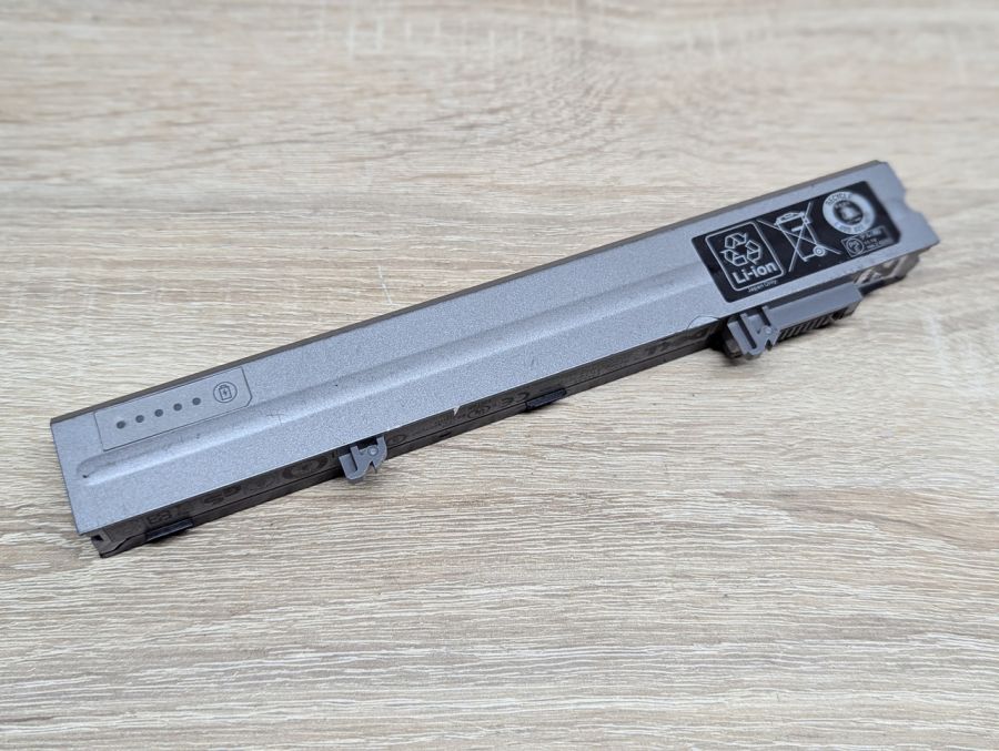 Б/В Акумуляторна батарея Dell Fm332