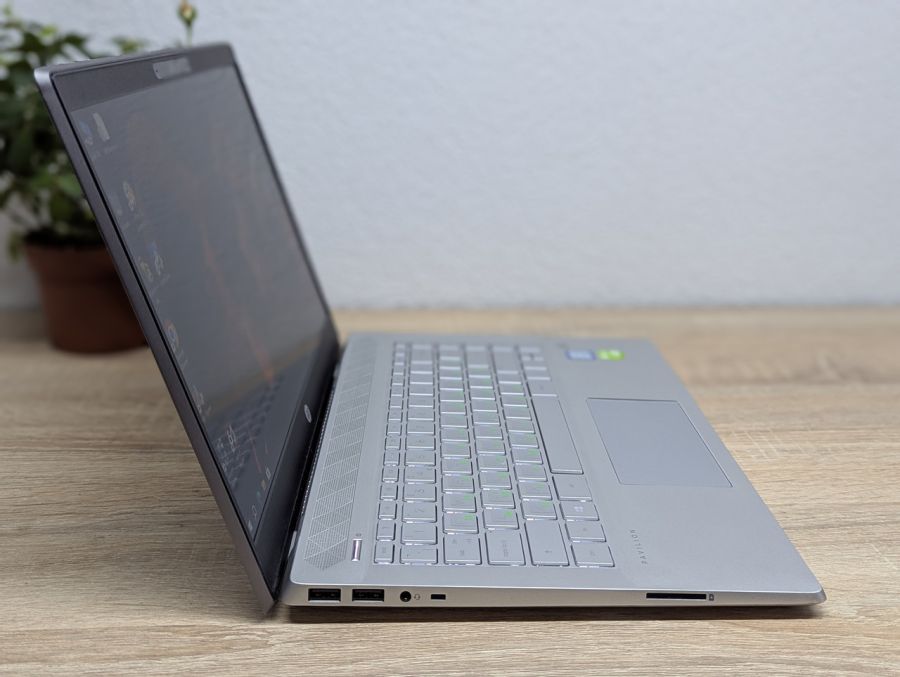 Ноутбук Б/В HP Pavilion Laptop 14, Intel Core i7-8550U, DDR4 16 GB, SSD 512GB, GeForce MX130 2 Gb, 14" Full HD