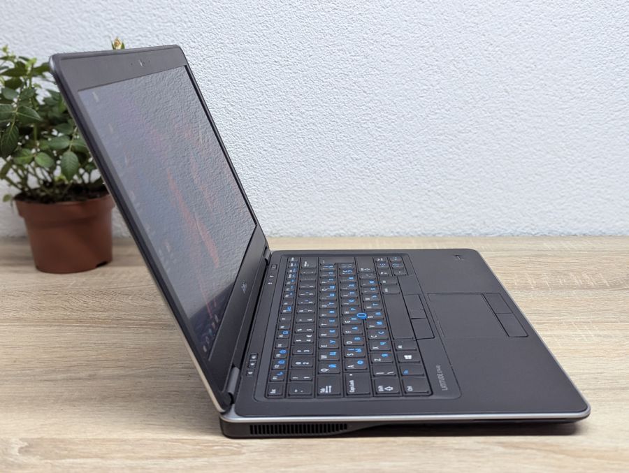 Ноутбук Б/В Dell Latitude E7440, Intel Core i7-4600U, DDR3 8 GB, SSD 128GB, 14" Full HD