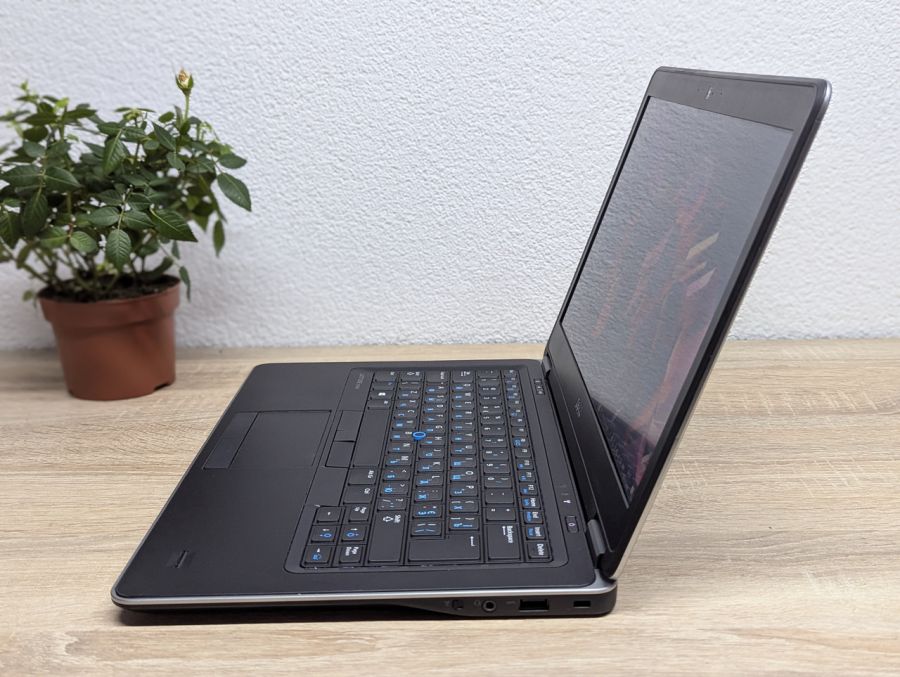 Ноутбук Б/В Dell Latitude E7440, Intel Core i7-4600U, DDR3 8 GB, SSD 128GB, 14" Full HD
