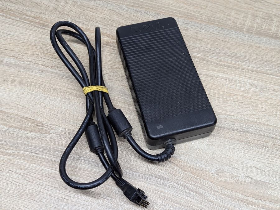 Б/В Блок живлення Dell D220P-01 220W серія DA-2