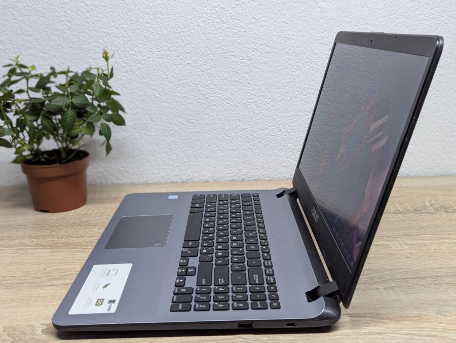 Ноутбук Б/В ASUS X507U, Intel Core i5-8250U, DDR4 16 GB, SSD 256GB, 15.6" Full HD