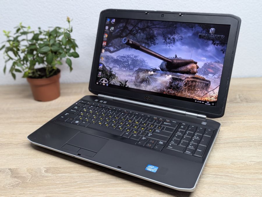 Ноутбук Б/В Dell Latitude E5520, Intel Core i7-2640M, DDR3 8 GB, SSD 128GB, 15.6" Full HD