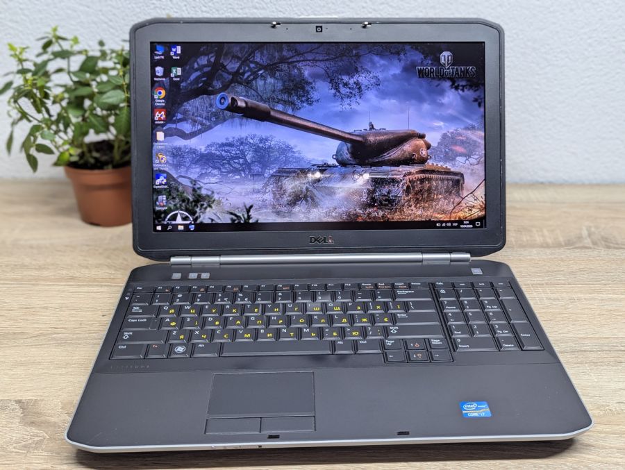 Ноутбук Б/В Dell Latitude E5520, Intel Core i7-2640M, DDR3 8 GB, SSD 128GB, 15.6" Full HD