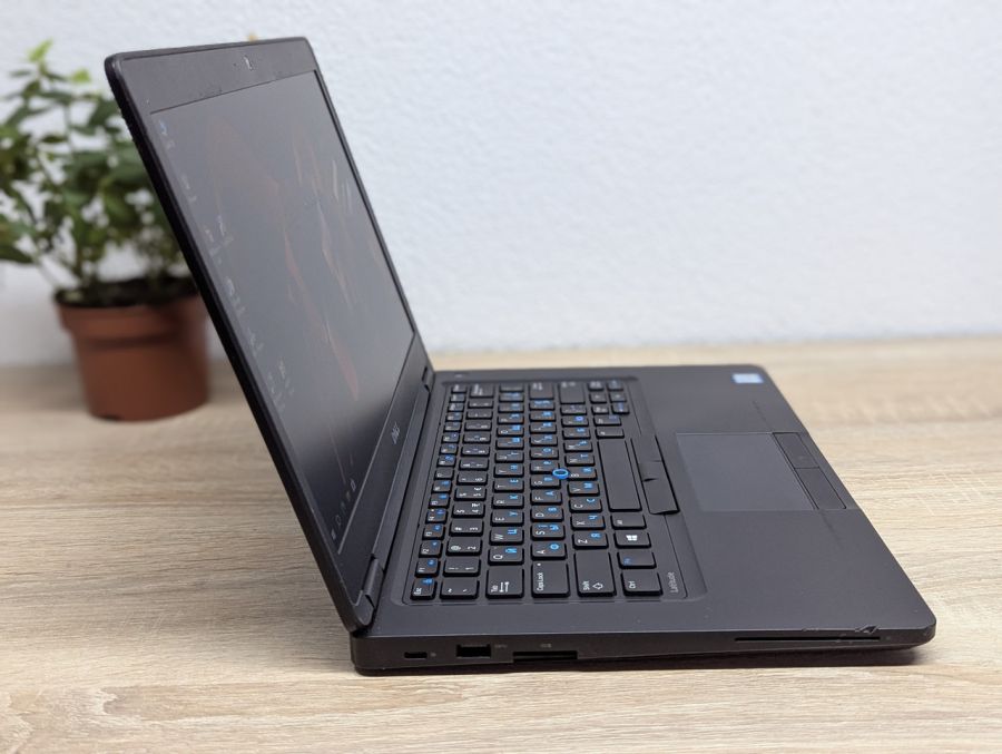 Ноутбук Б/В Dell Latitude 5480, Intel Core i5-6440HQ, DDR4 8 GB, SSD 128GB, 14" Full HD
