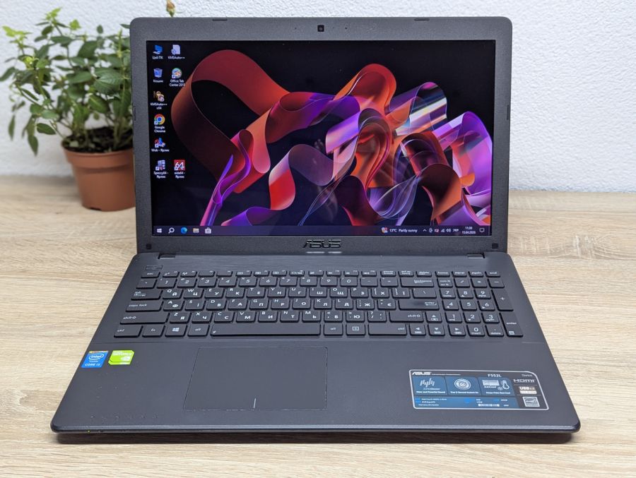 Ноутбук Б/В ASUS F552L, Intel Core i3-4030U, DDR3 8 GB, SSD 128GB, NVIDIA GeForse 820M 1Gb, 15.6"