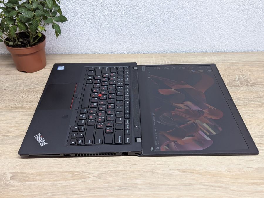 Ноутбук Б/В Lenovo ThinkPad T490, Intel Core i5-8265U, DDR4 8 GB, SSD 256GB, 14" Full HD