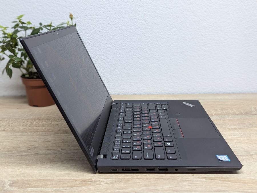 Ноутбук Б/В Lenovo ThinkPad T490, Intel Core i5-8265U, DDR4 8 GB, SSD 256GB, 14" Full HD