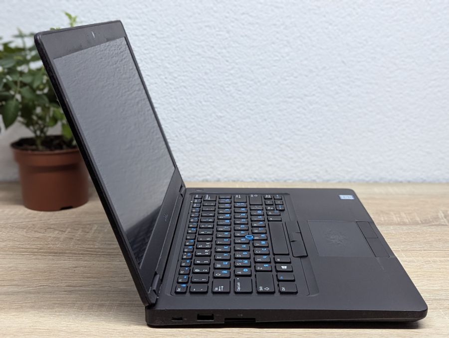 Ноутбук Б/В Dell Latitude 5490, Intel Core i5-8350U, DDR4 8GB, SSD 128GB, 14" Full HD