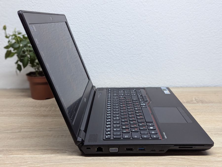 Ноутбук Б/В Fujitsu Celsius H780, Intel Core i7-8850H, DDR4 32 GB, SSD 512GB, NVIDIA Quadro P1000 4Gb, 15.6" Full HD