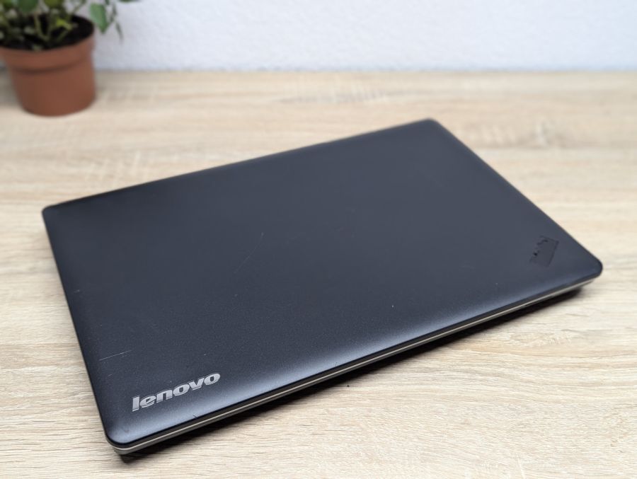 Ноутбук Б/В Lenovo Think Pad Edge E530, Intel Core i3-3120M, DDR3 8GB, HDD 500GB, NVIDIA GeForce GT 610M 1GB, 15.6"