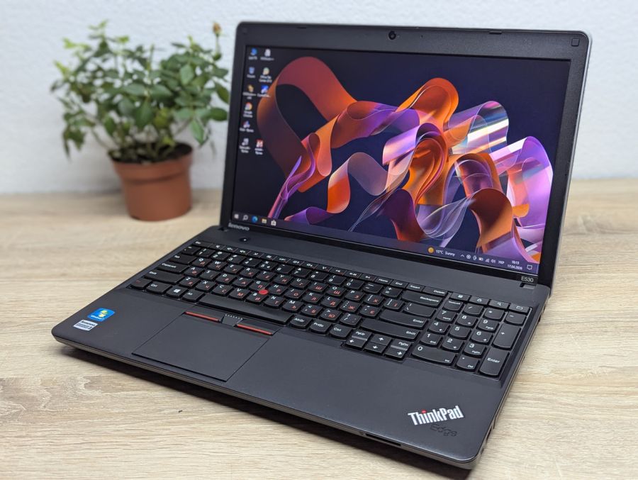 Ноутбук Б/В Lenovo Think Pad Edge E530, Intel Core i3-3120M, DDR3 8 GB, HDD 500GB, NVIDIA GeForce GT 610M 1Gb, 15.6"