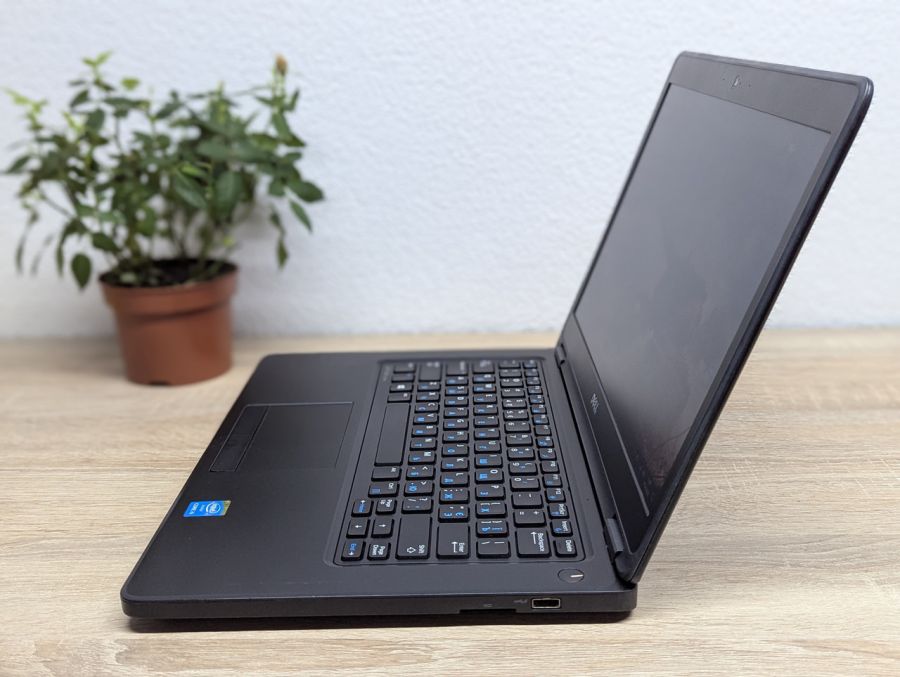 Ноутбук Б/В Dell Latitude E5450, Intel Core i5-5200U, DDR3 8 GB, SSD 128GB, 14" HD