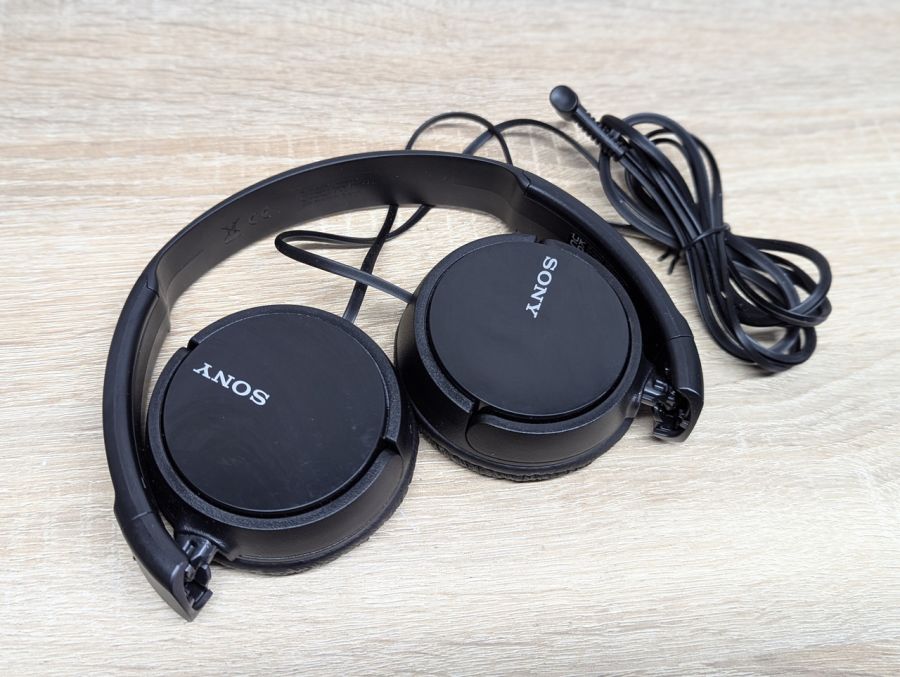 Новий Дротові навушники Sony MDR-ZX110