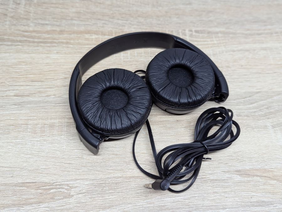 Новий Дротові навушники Sony MDR-ZX110