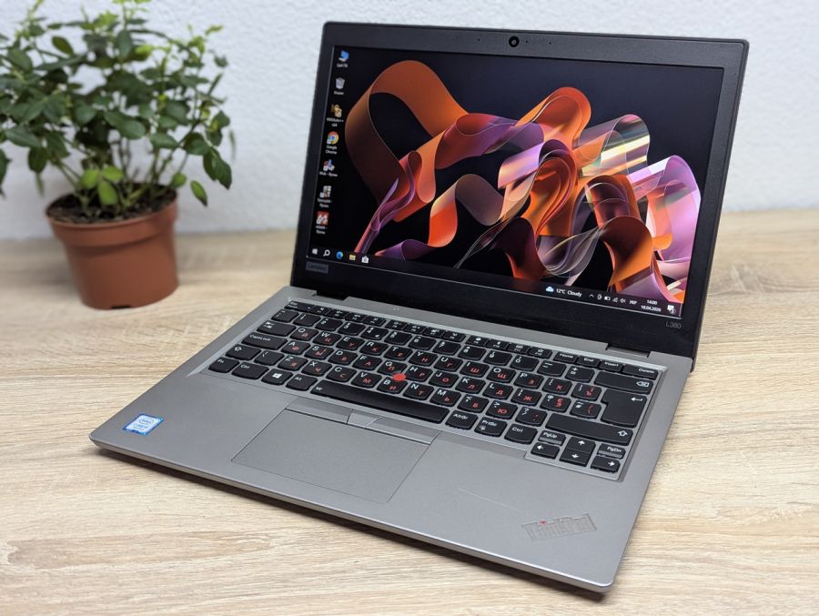 Ноутбук Б/В Lenovo ThinkPad L380, Intel Core i3-7020U, DDR4 16 GB, SSD 256GB, 13" Full HD