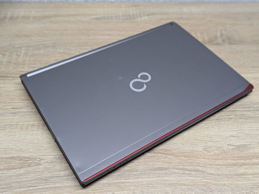 Ноутбук Б/В Fujitsu LifeBook E746, Intel Core i5-6200U, DDR4 8 GB, SSD 128GB, 14" Full HD
