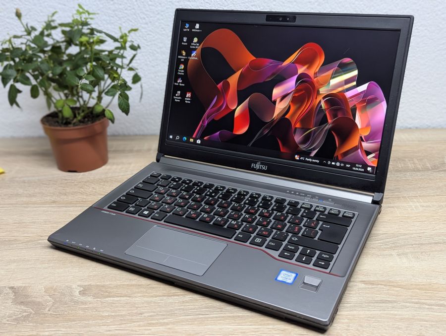 Ноутбук Б/В Fujitsu LifeBook E746, Intel Core i5-6200U, DDR4 8 GB, SSD 128GB, 14" Full HD