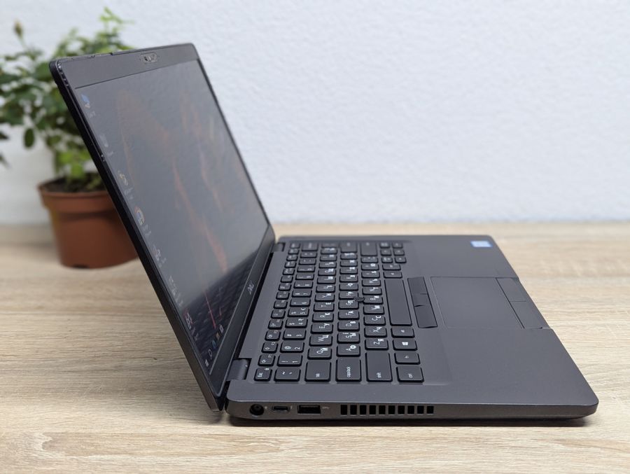 Ноутбук Б/В Dell Latitude 5401, Intel Core i5-9400H, DDR4 16 GB, SSD 256GB, 14" Full HD