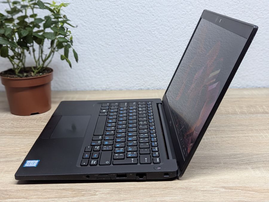 Ноутбук Б/В Dell Latitude 7380, Intel Core i5-7300U, DDR4 16 GB, SSD 256GB, 13" Full HD Сенсор