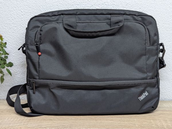 Б/В Cумка для ноутбука Lenovo ThinkPad Essential Topload Case