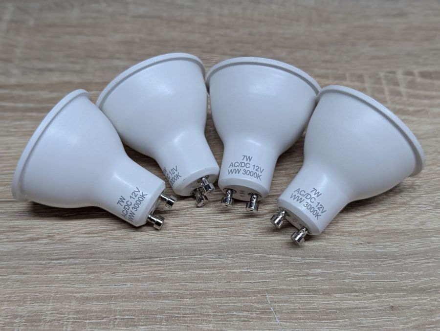 Новий Cвітлодіодні (LED) лампи типу GU10 12V 3000K 4шт