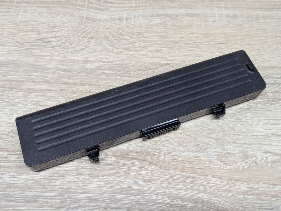 Б/В Оригінальна акумуляторна батарея Dell X284G