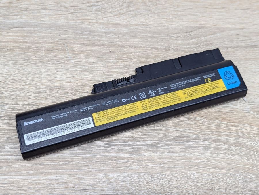 Б/В Оригінальна акумуляторна батарея Lenovo 92P1129,92P1130