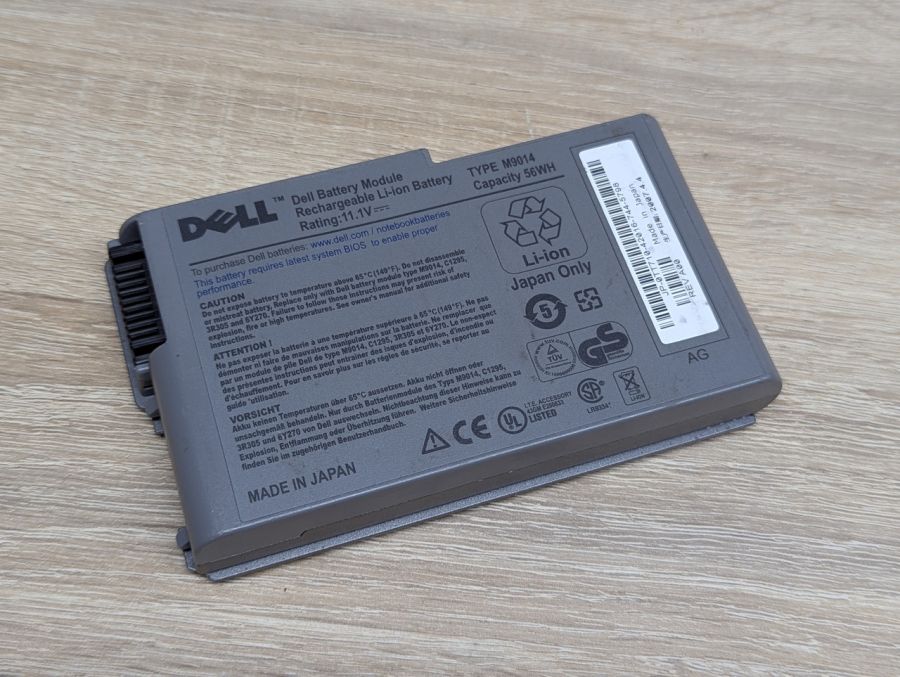 Б/В Акумуляторна батарея Dell M9014