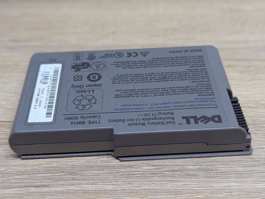 Б/В Акумуляторна батарея Dell M9014