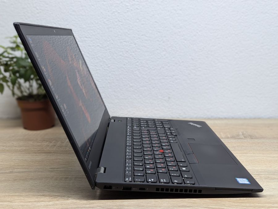 Ноутбук Б/В Lenovo ThinkPad T570, Intel Core i5-7300U, DDR4 8 GB, SSD 256GB, 15.6" Full HD