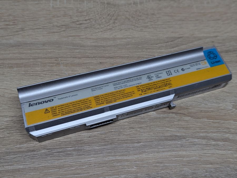 Б/В Оригінальна акумуляторна батарея Lenovo 92P1184,92P1183
