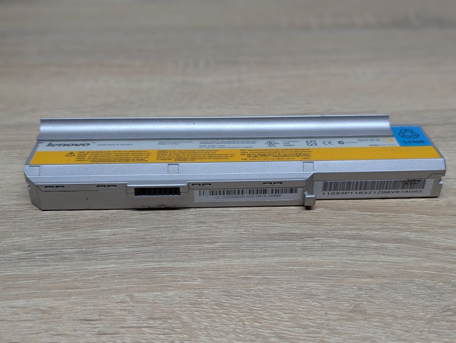 Б/В Оригінальна акумуляторна батарея Lenovo 92P1184,92P1183