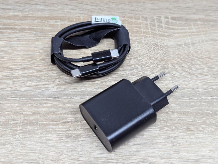 Новий Зарядний пристрій Nanaisse 45W USB C Plug KXS-2389
