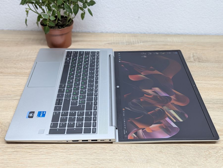 Ноутбук Б/В HP ProBook 450 G9, Intel Core i5-1235U, DDR4 16 GB, SSD 256GB, 15" Full HD