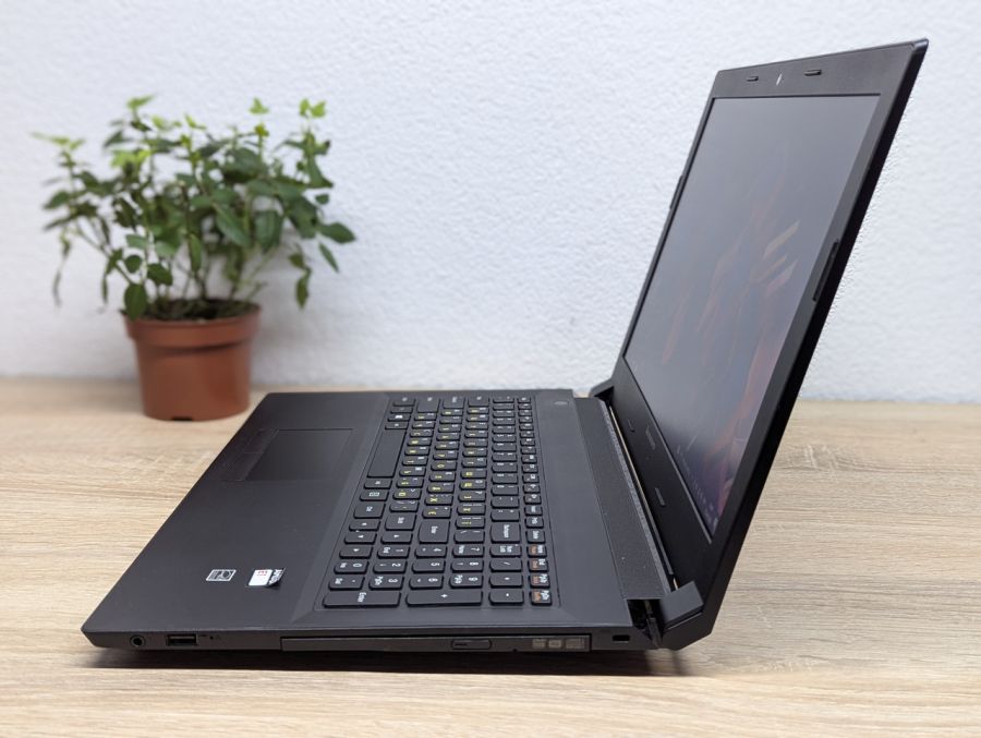 Ноутбук Б/В Lenovo B50-45, AMD E1-6010, DDR3 8 GB, SSD 128GB, AMD Radeon R2, 15.6"