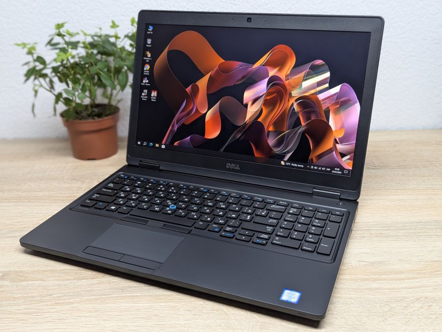 Ноутбук Б/В Dell Latitude 5580, Intel Core i5-6300U, DDR4 8 GB, SSD 256GB, 15.6" Full HD