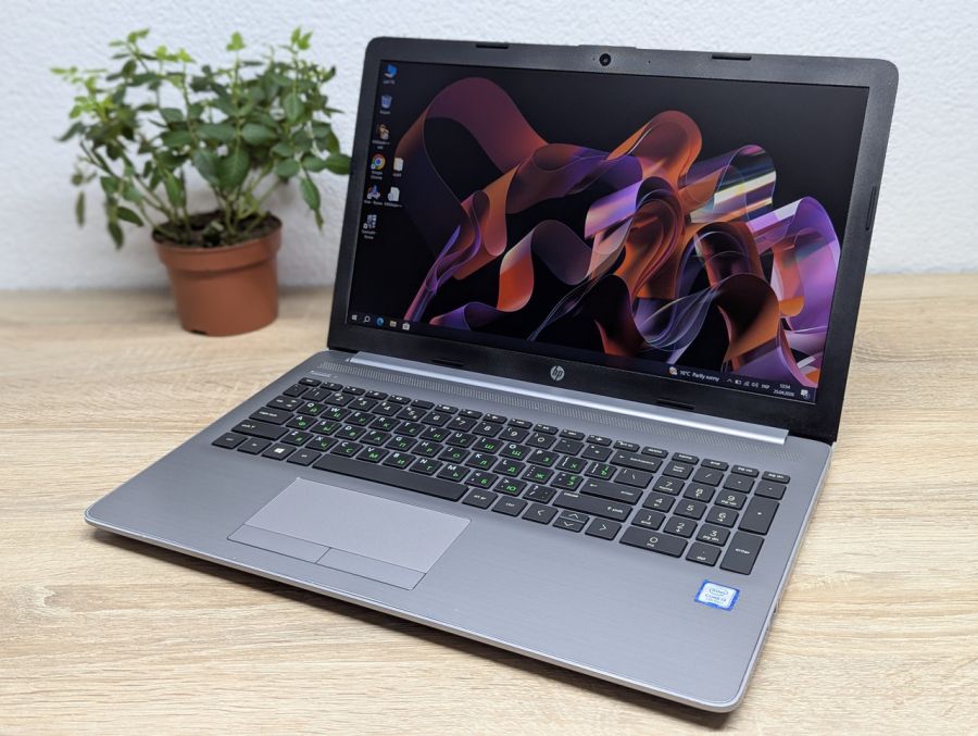 Ноутбук Б/В HP Notebook 250 G7, Intel Core i3-7020U, DDR4 8 GB, SSD 128GB, 15.6" Full HD