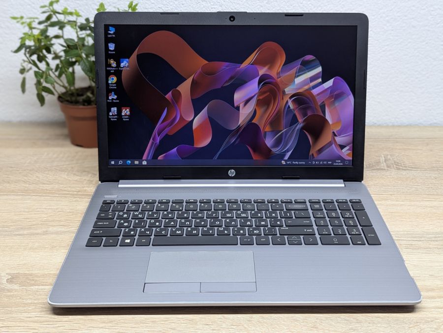 Ноутбук Б/В HP Notebook 255 G7, AMD Ryzen 3 3200U, DDR4 8 GB, SSD 128GB, AMD Radeon Vega, 15.6" Full HD