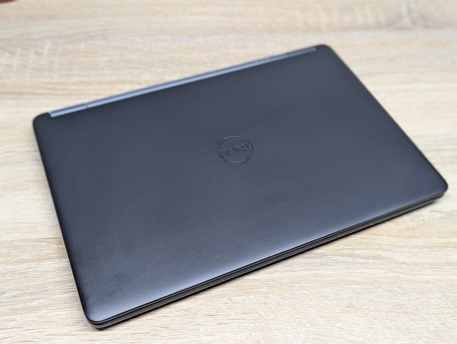 Ноутбук Б/В Dell Latitude E7250, Intel Core i5-5200U, DDR3 8 GB, SSD 128GB, 17.3" HD Сенсор