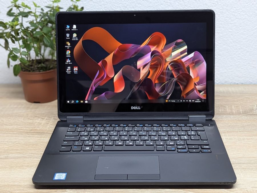 Ноутбук Б/В Dell Latitude E7270, Intel Core i5-6300U, DDR4 8 GB, SSD 128GB, 12" Full HD Сенсор