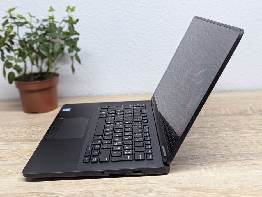 Ноутбук Б/В Dell Latitude E7270, Intel Core i5-6300U, DDR4 8 GB, SSD 128GB, 12" Full HD Сенсор