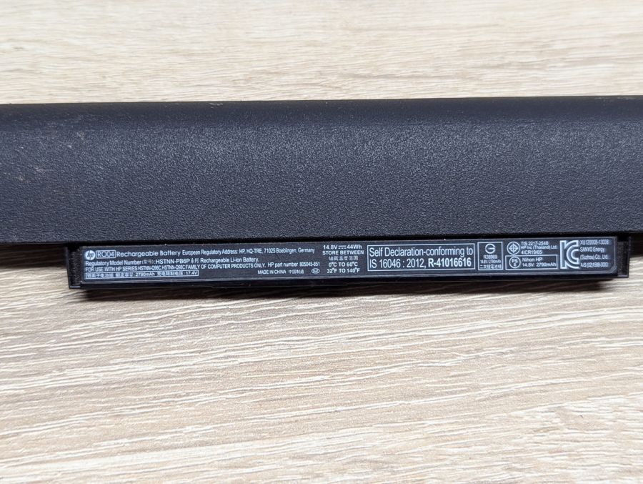 Б/В Оригінальна акумуляторна батарея HP RO04