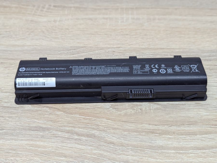 Б/В Оригінальна акумуляторна батарея HP MU06XL