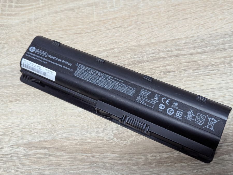Б/В Оригінальна акумуляторна батарея HP MU06XL