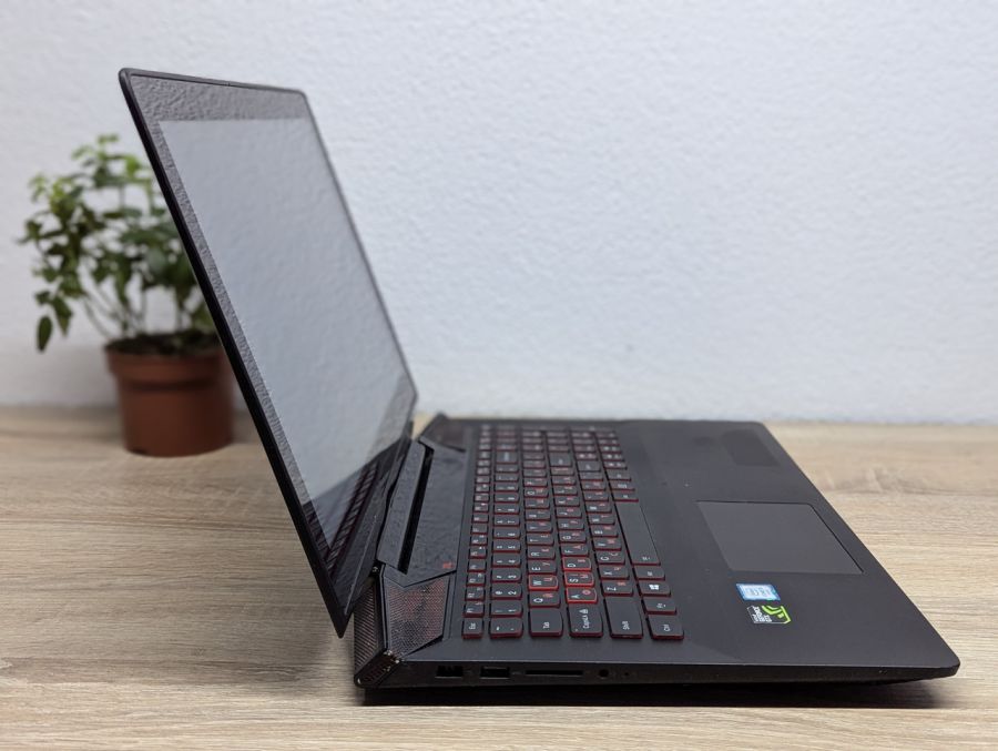 Ноутбук Б/В Lenovo IdeaPad Y700, Intel Core i5-6300HQ, DDR4 16 GB, SSD 500GB, GeForce GTX 960M 4Gb, 15.6" Full HD