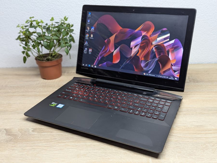 Ноутбук Б/В Lenovo IdeaPad Y700, Intel Core i5-6300HQ, DDR4 16 GB, SSD 500GB, GeForce GTX 960M 4Gb, 15.6" Full HD