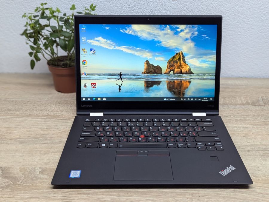 Ноутбук Б/В Lenovo X1 Yoga, Intel Core i5-7200U, DDR3, SSD 256GB, 14" Full HD Сенсор