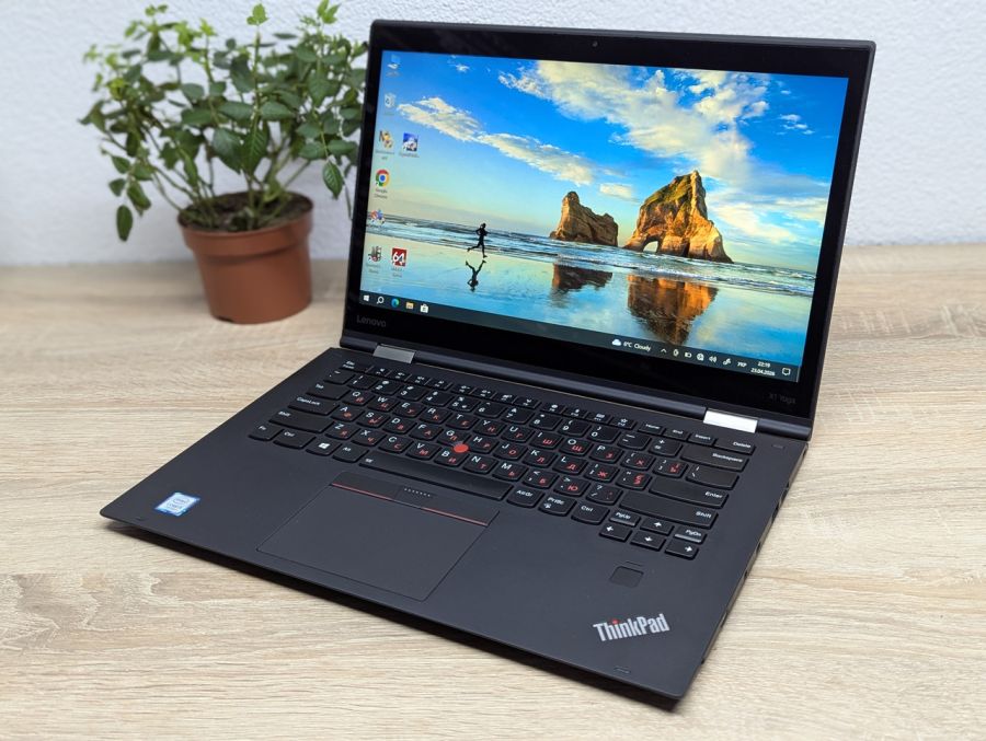 Ноутбук Б/В Lenovo X1 Yoga, Intel Core i5-7200U, DDR3, SSD 256GB, 14" Full HD Сенсор