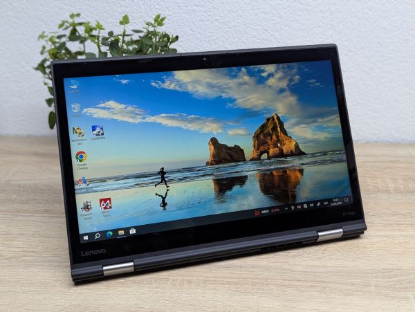 Ноутбук Б/В Lenovo X1 Yoga, Intel Core i5-7200U, DDR3, SSD 256GB, 14" Full HD Сенсор